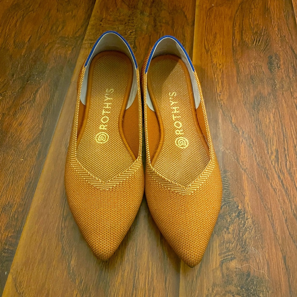 Rothy’s the point shoe in Fawn